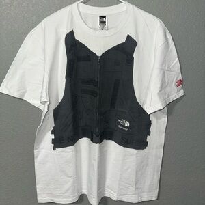 SUPREME®/THE NORTH FACE® RTG TEE XL SS20 (DS)